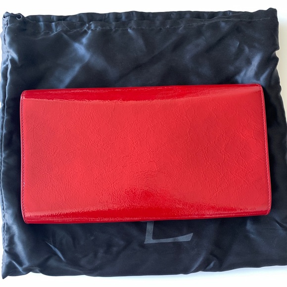 Yves Saint Laurent Belle De Jour Red Patent Calfskin Clutch - Picture 4 of 10